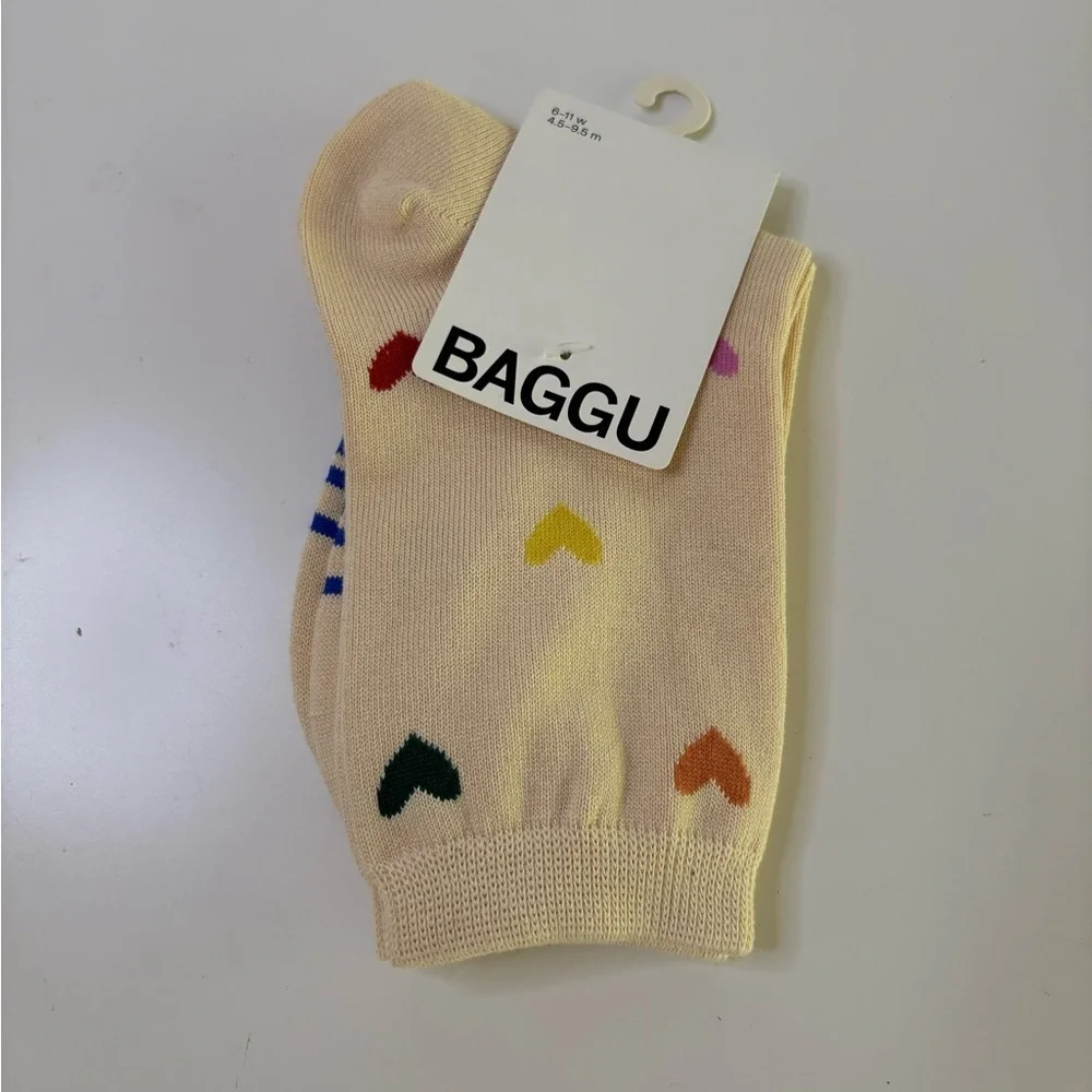 NWT BAGGU Hearts Crew Sock